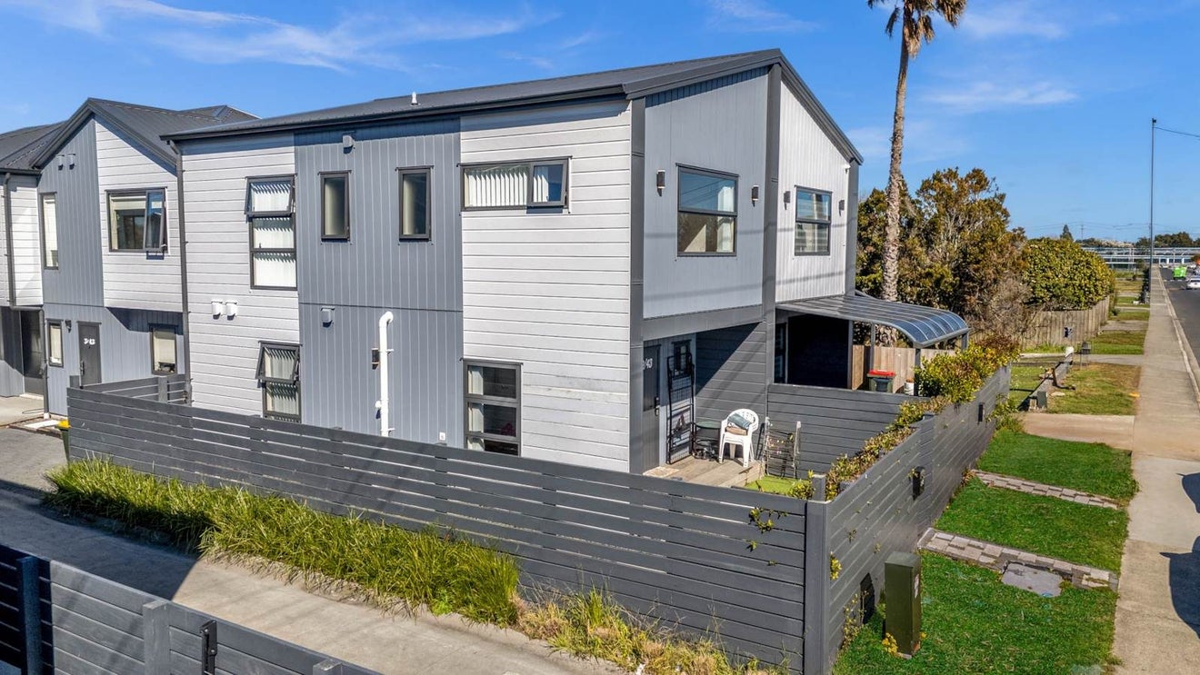 2/43 Clevedon Road, Papakura, Papakura, Auckland - Carousel 11