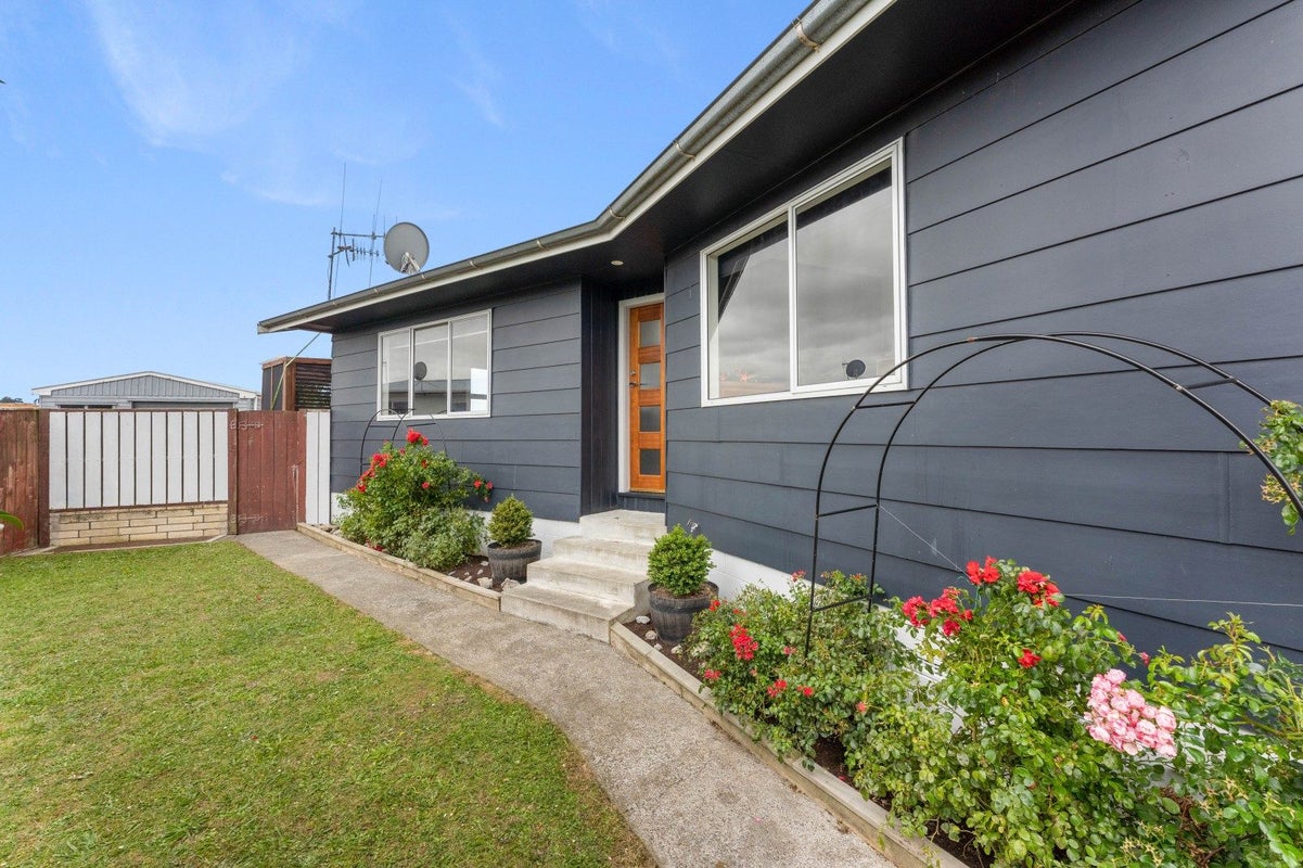 28 Leander Place, Milson, Palmerston North - Carousel 1