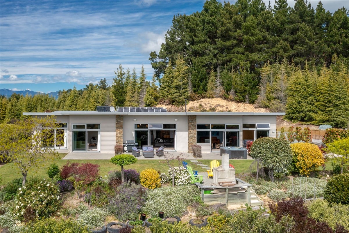 114 Redvale Road, Redwood Valley - Carousel 1