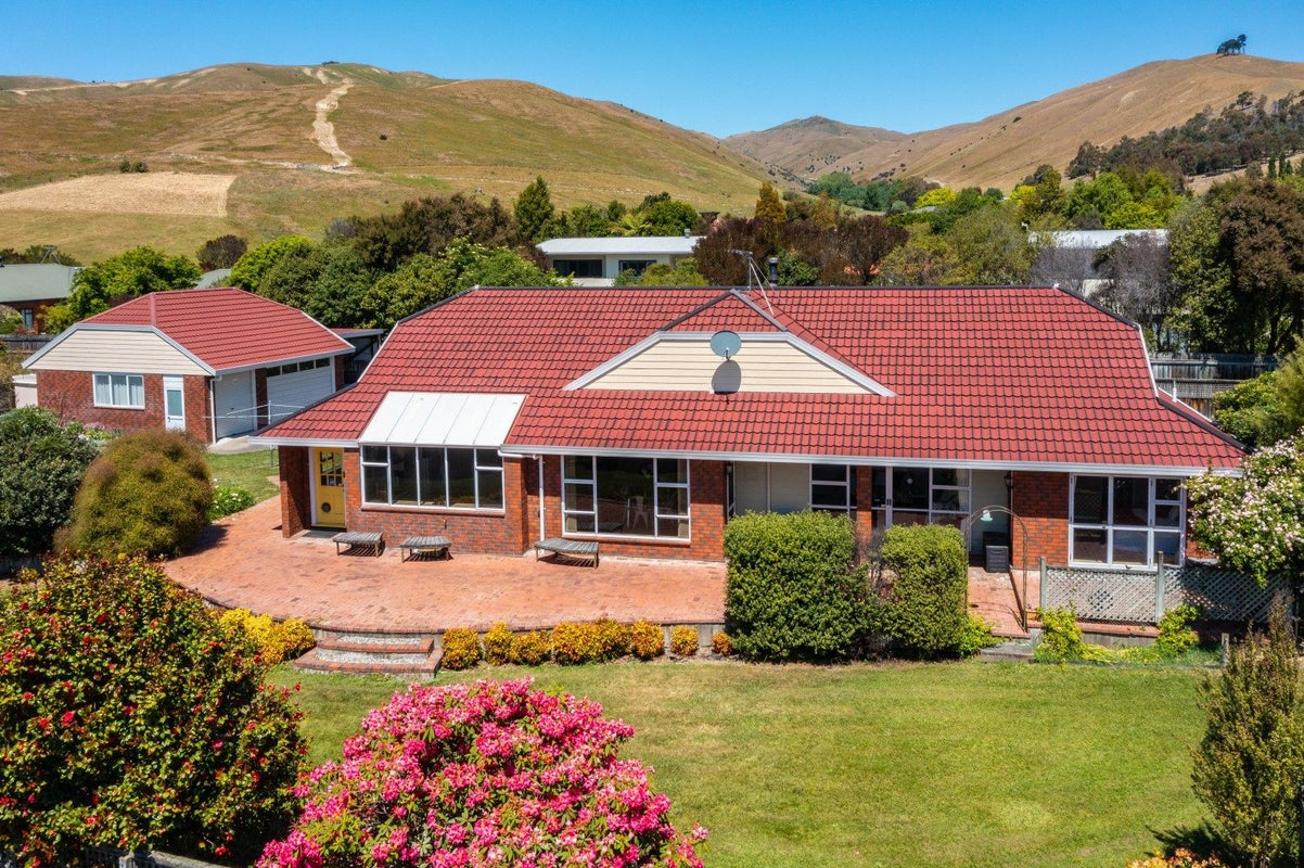 225 Redwood Street, Witherlea, Blenheim - Carousel 1