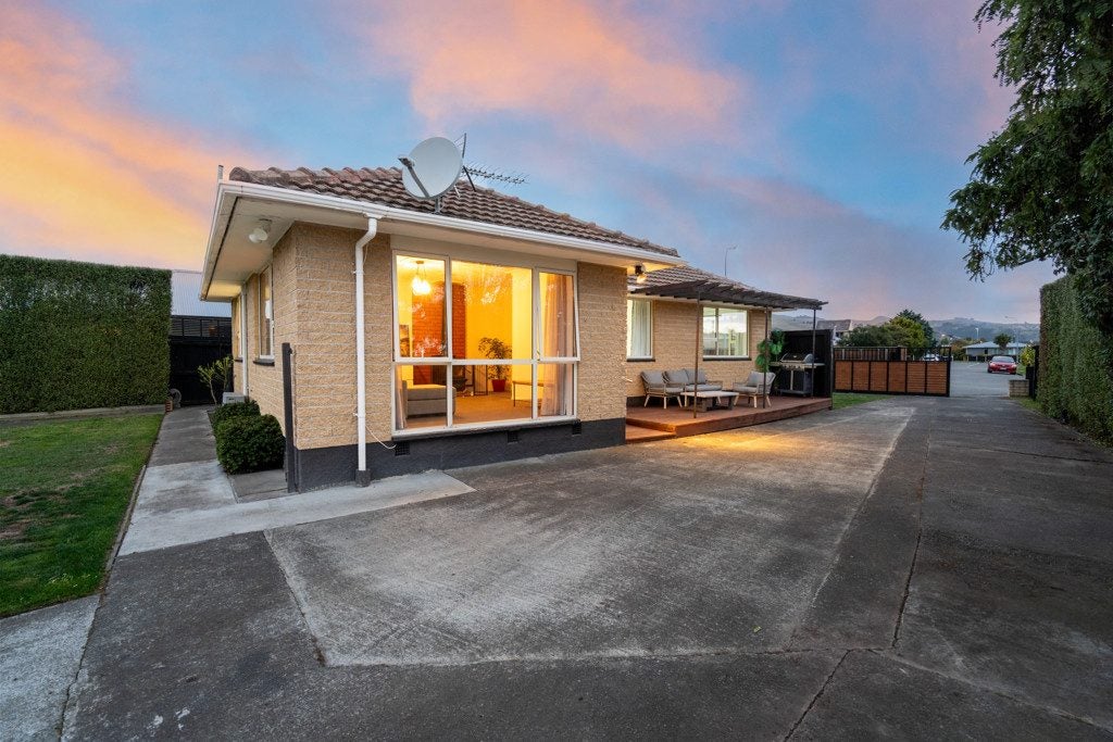 52 Frensham Crescent, Woolston, Christchurch - Carousel 1