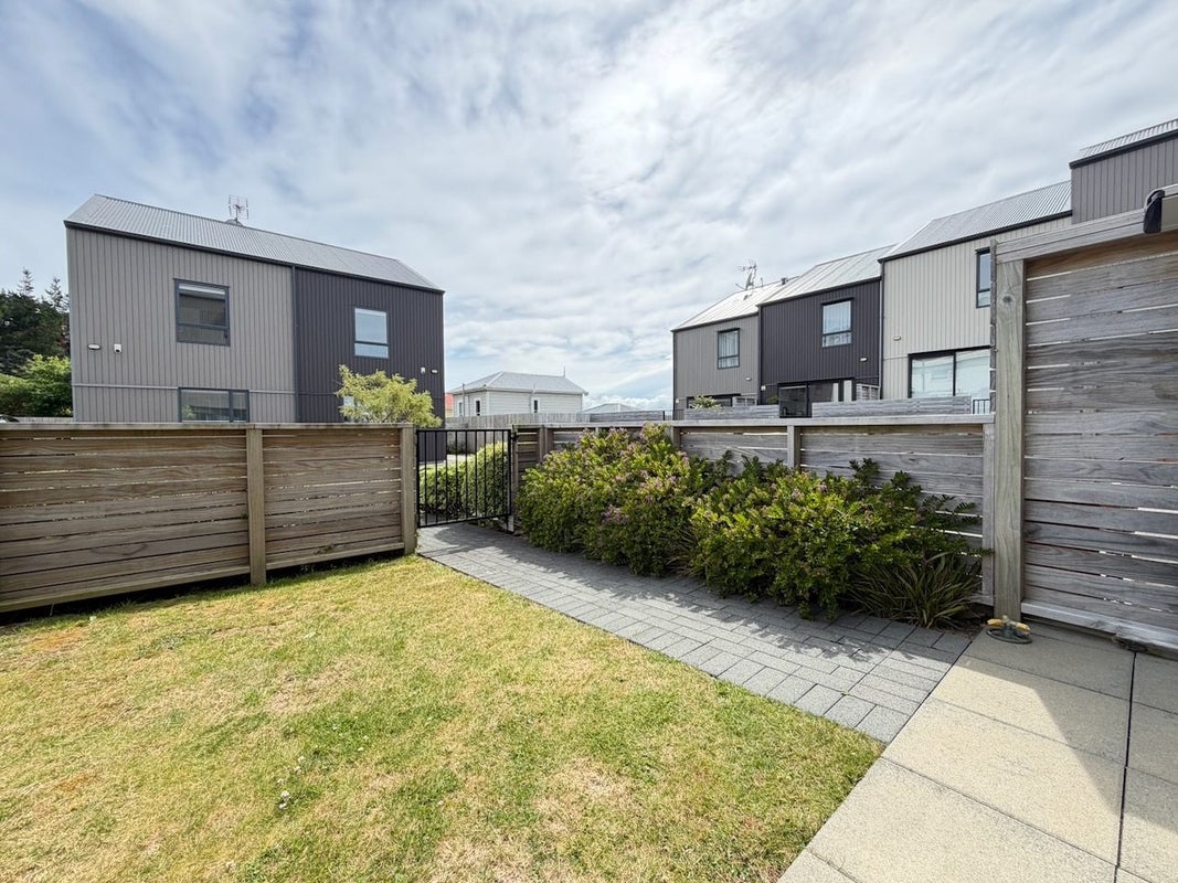 8/124 Britomart Street, Berhampore, Wellington - Carousel 2