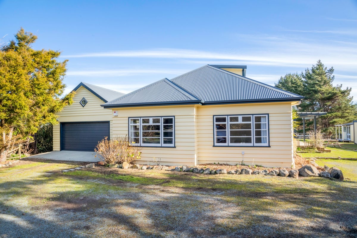 59 Kaitangata Crescent, Kelson, Lower Hutt - Carousel 36