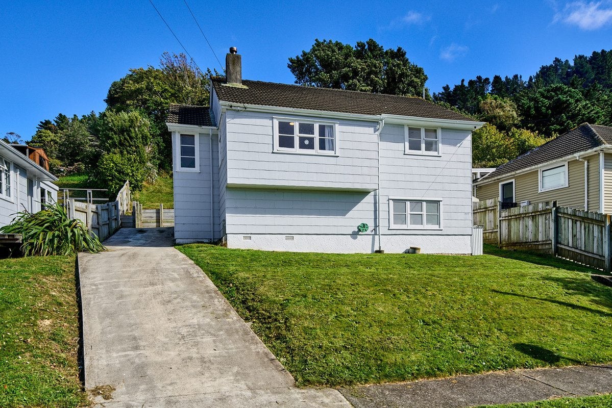 19 Franklyn Road, Tawa, Wellington - Carousel 1
