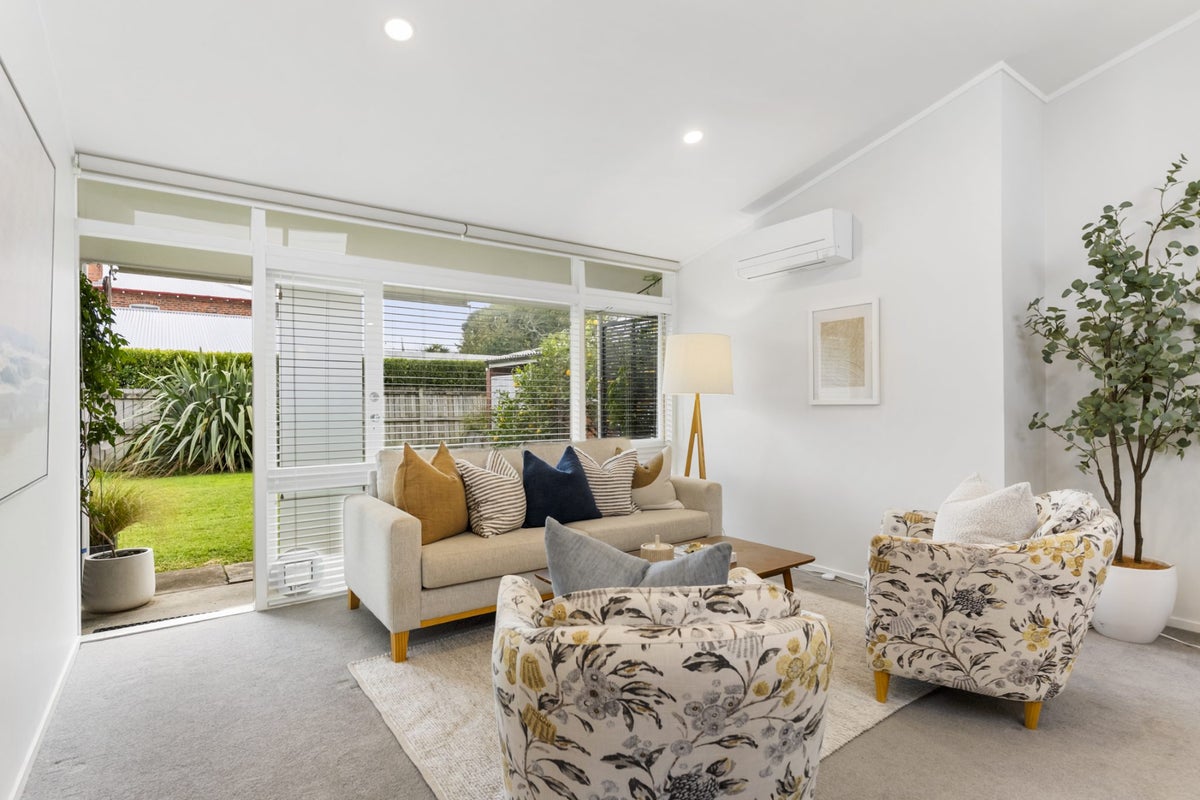 3/6 North Avenue, Narrow Neck, Auckland - Carousel 2