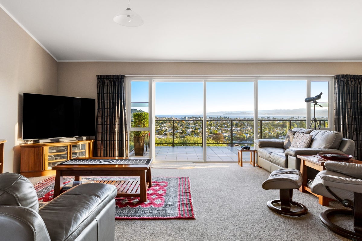 2 Hillary Heights, Whataupoko, Gisborne, Gisborne - Carousel 2