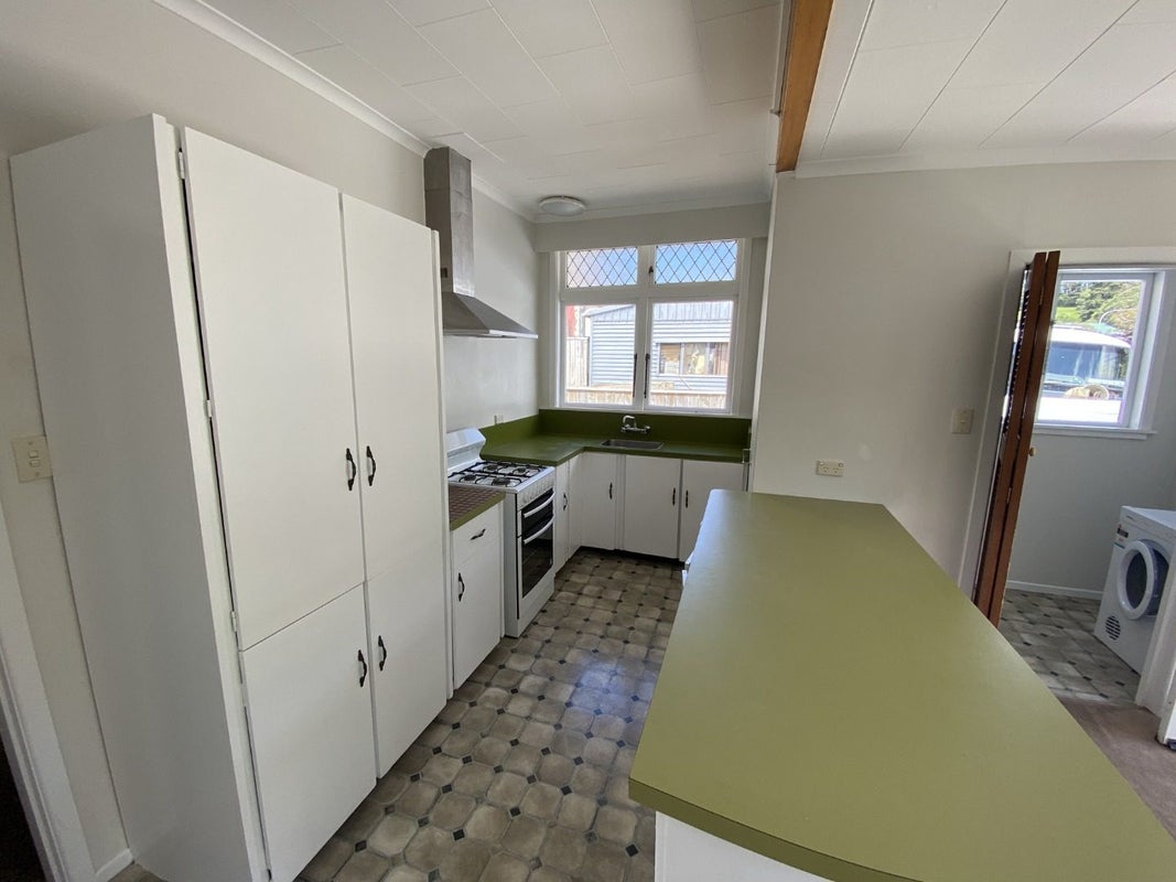 116 Moxham Avenue, Hataitai, Wellington - Carousel 2