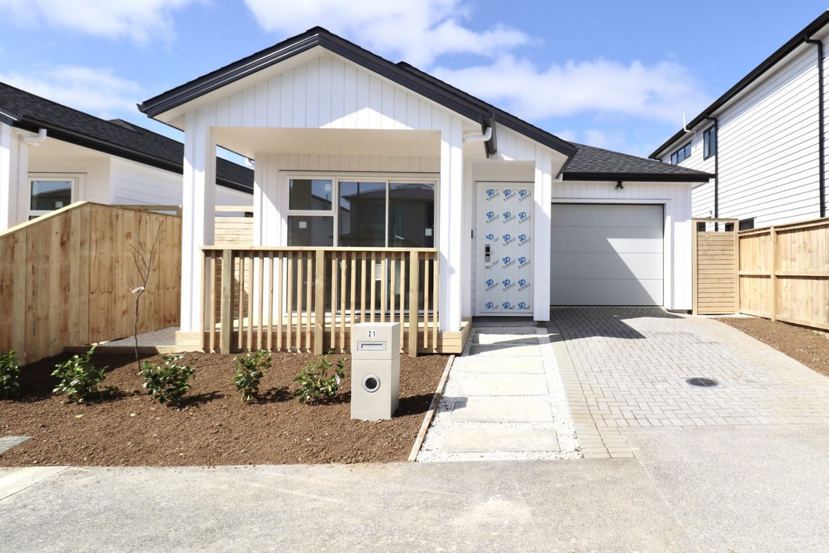 21 Woven Place, Karaka, Papakura - Carousel 1