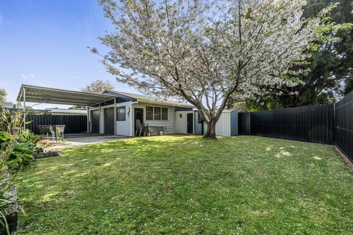 74 Oakfield Crescent, Pukete, Hamilton - Carousel 11