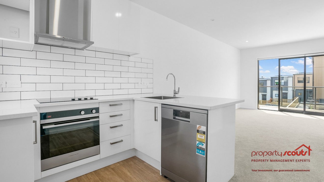 4/694 Whangaparaoa Road, Stanmore Bay, Whangaparaoa - Carousel 1