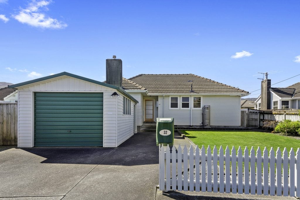32 Sheridan Crescent, Trentham, Upper Hutt - Carousel 1