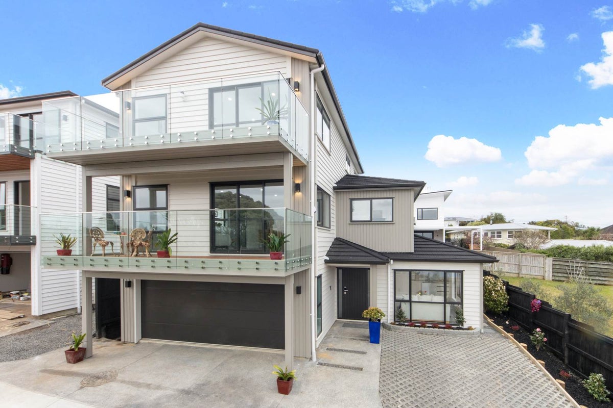 28A Mason Street, New Lynn, Auckland - Carousel 1
