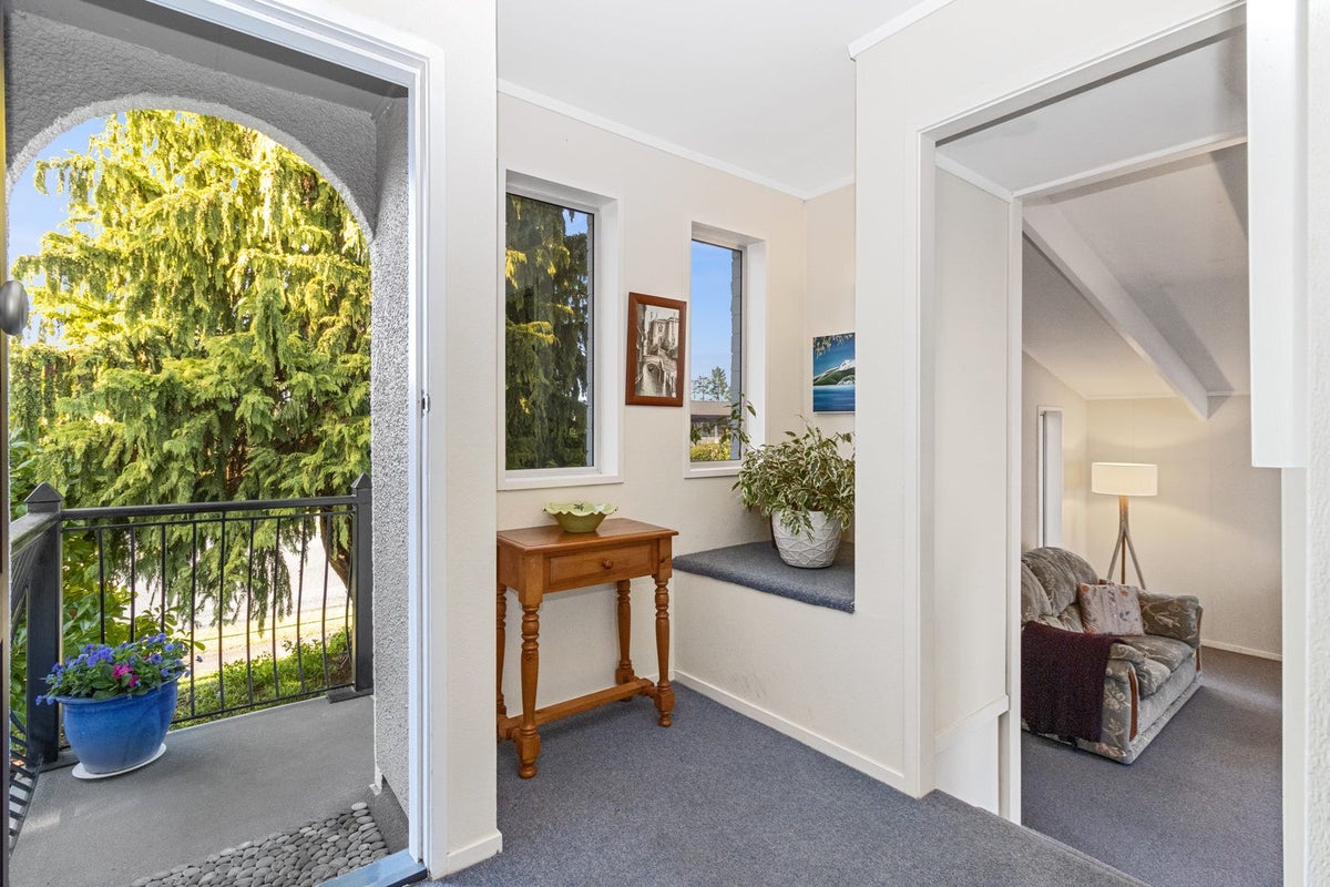 7 Lansdowne Crescent, Glenview, Hamilton - Carousel 2