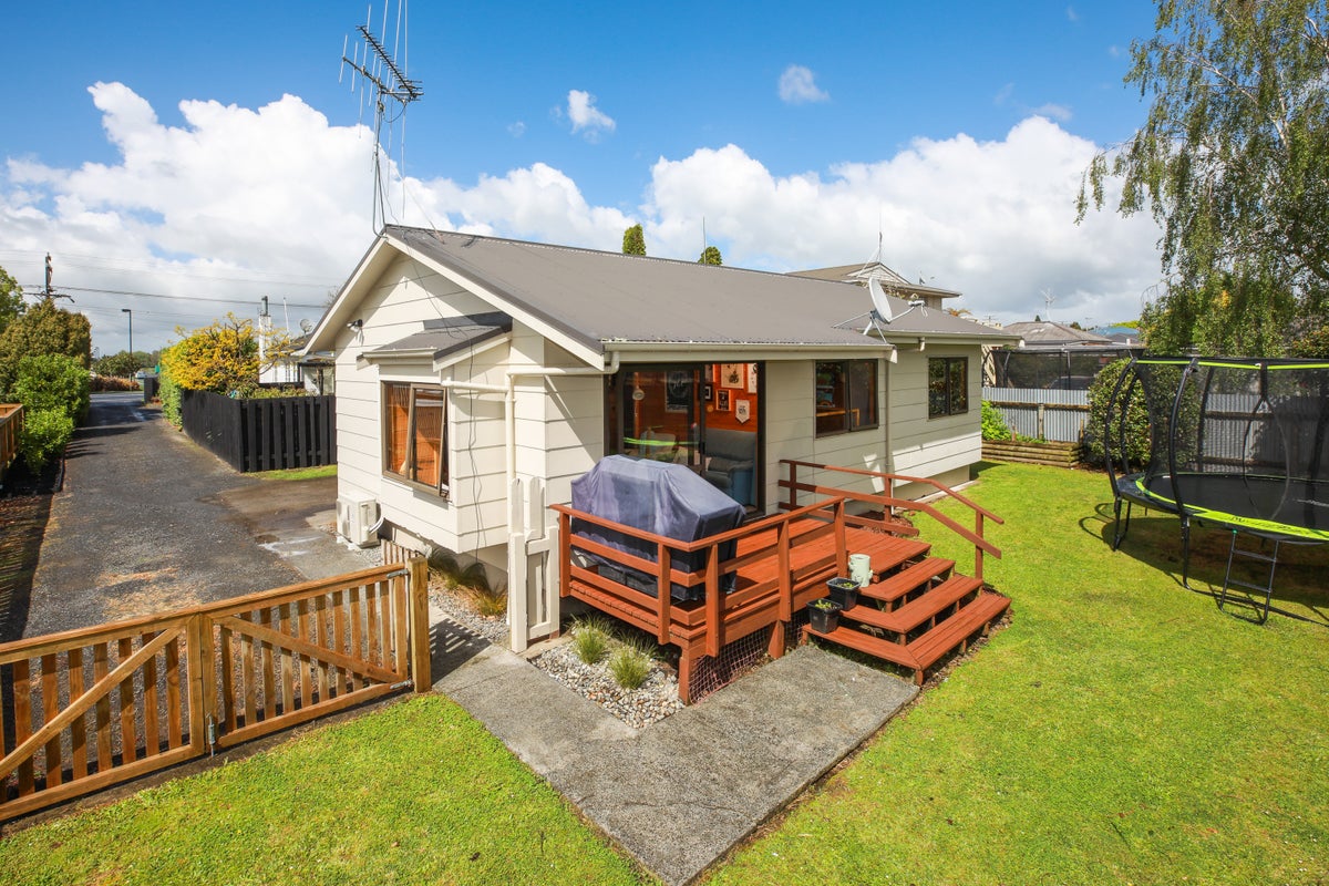 2/653 Cambridge Road, Te Awamutu, Te Awamutu - Carousel 1
