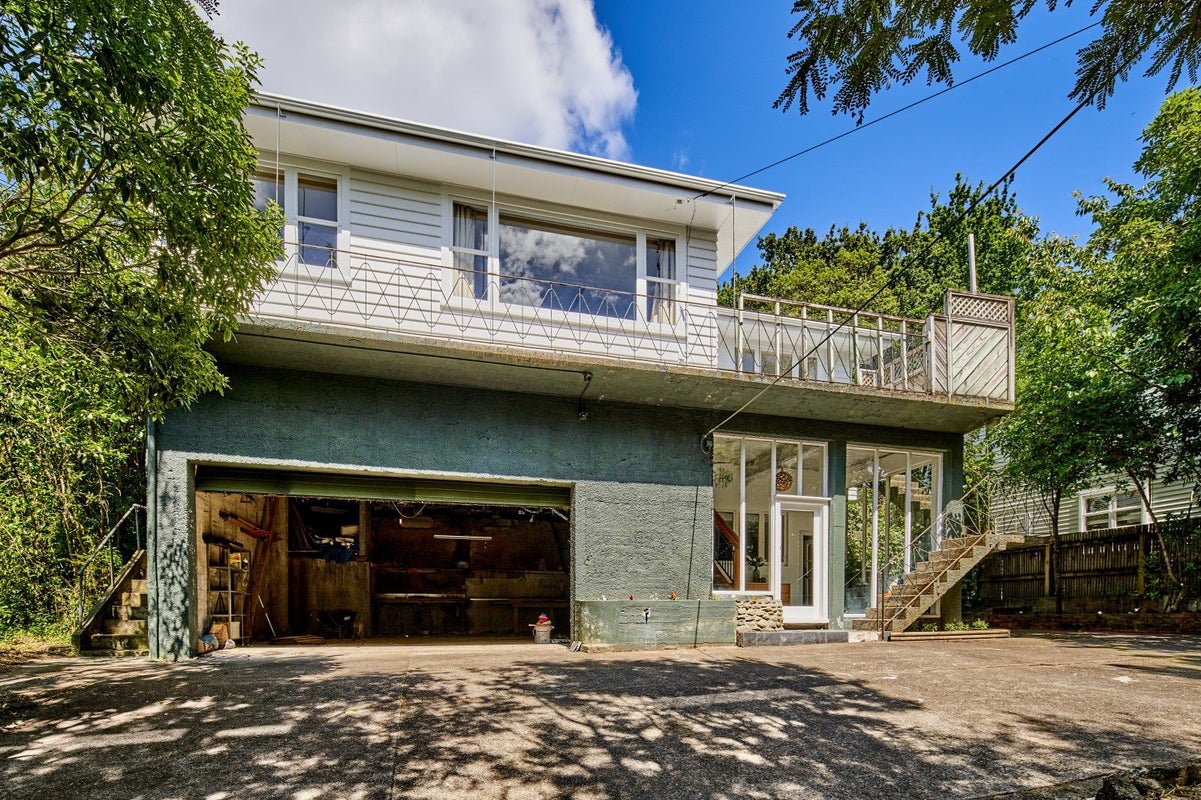 15A Dunns Street, Silverstream, Upper Hutt - Carousel 1