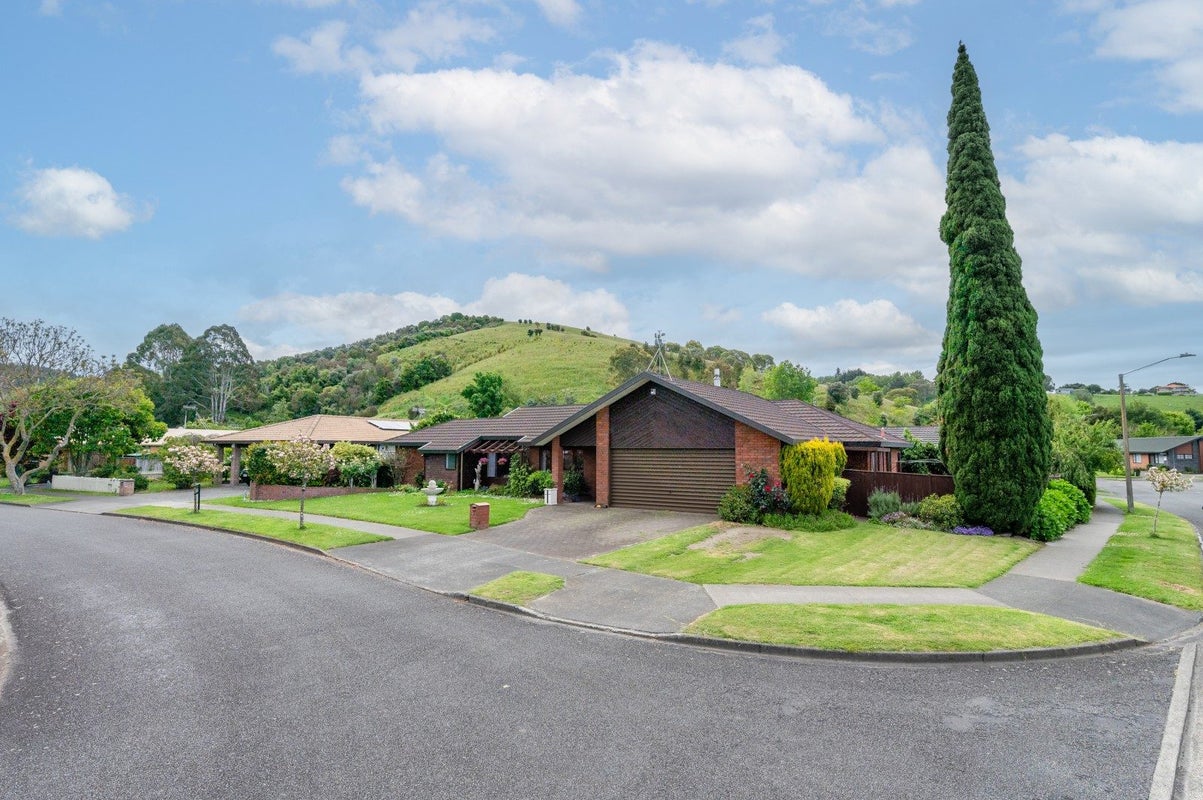 2 Webb Place, Taradale, Napier - Carousel 21