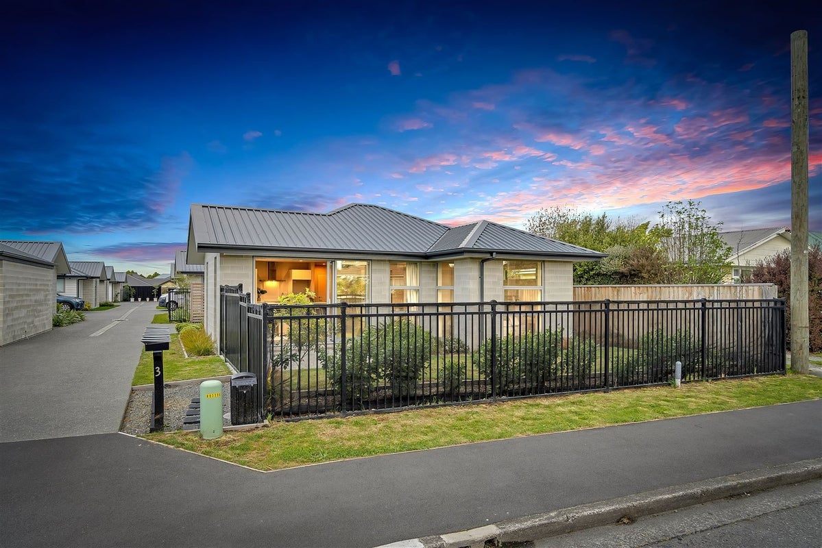 9/3 Nyoli Street, Northcote, Christchurch - Carousel 1