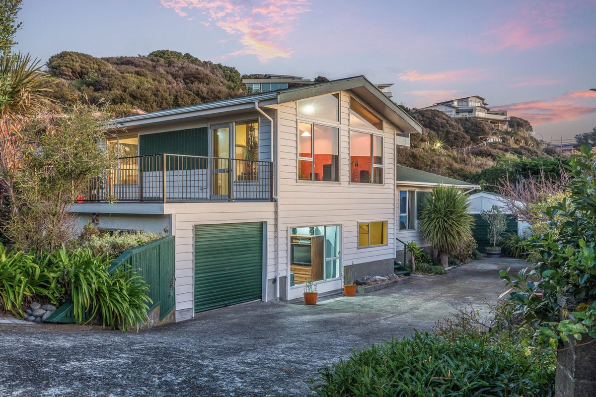 22C Kahu Road, Paremata, Porirua - Carousel 1