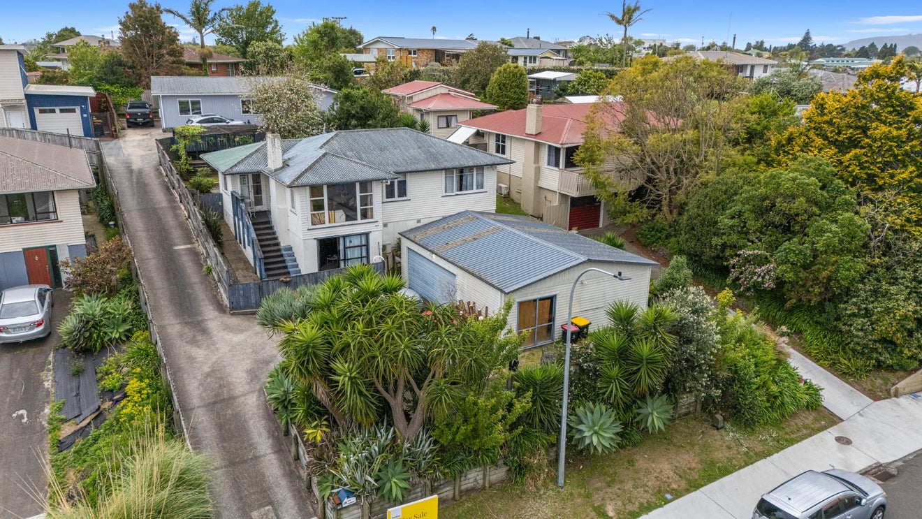 15 Faulkner Street, Gate Pa, Tauranga - Carousel 1