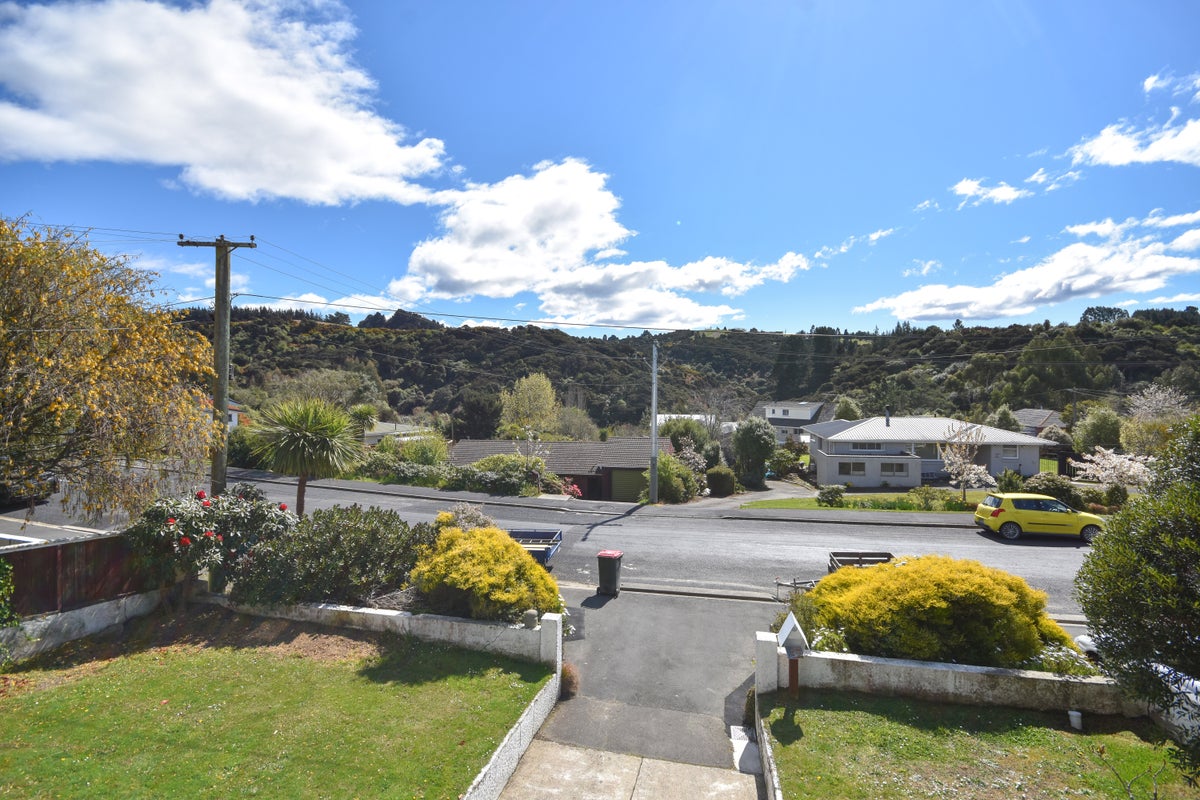 14 Martin Road, Fairfield, Dunedin - Carousel 2