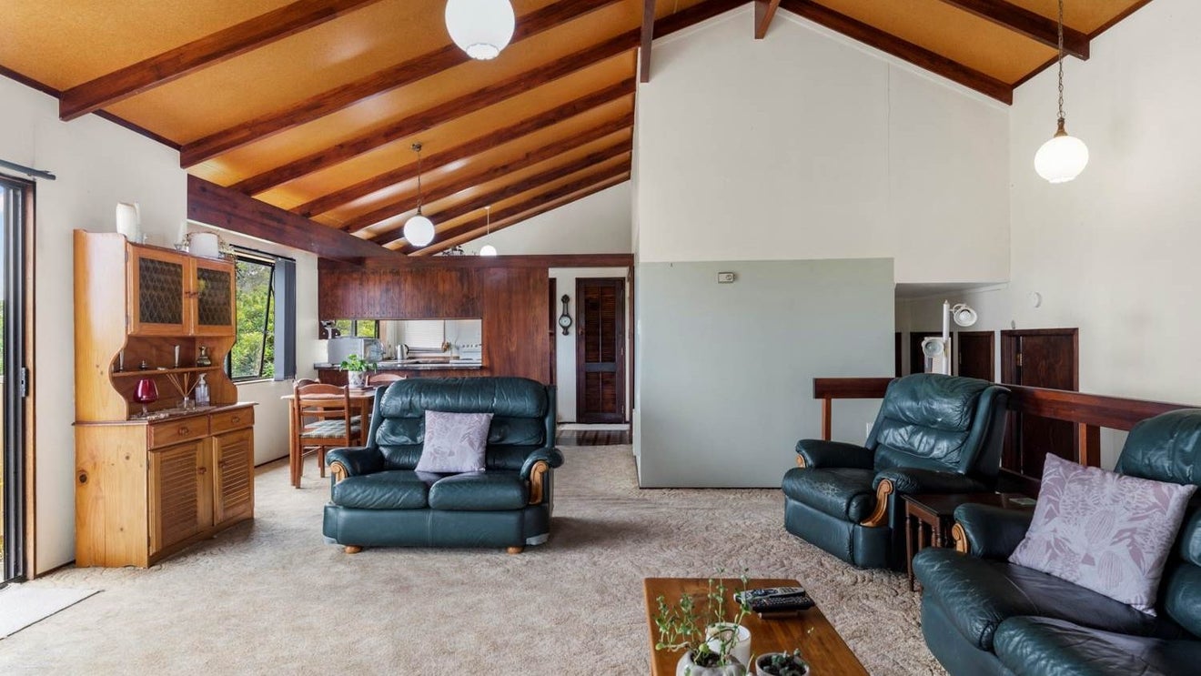 17 St James Avenue, Helensville, Helensville - Carousel 1