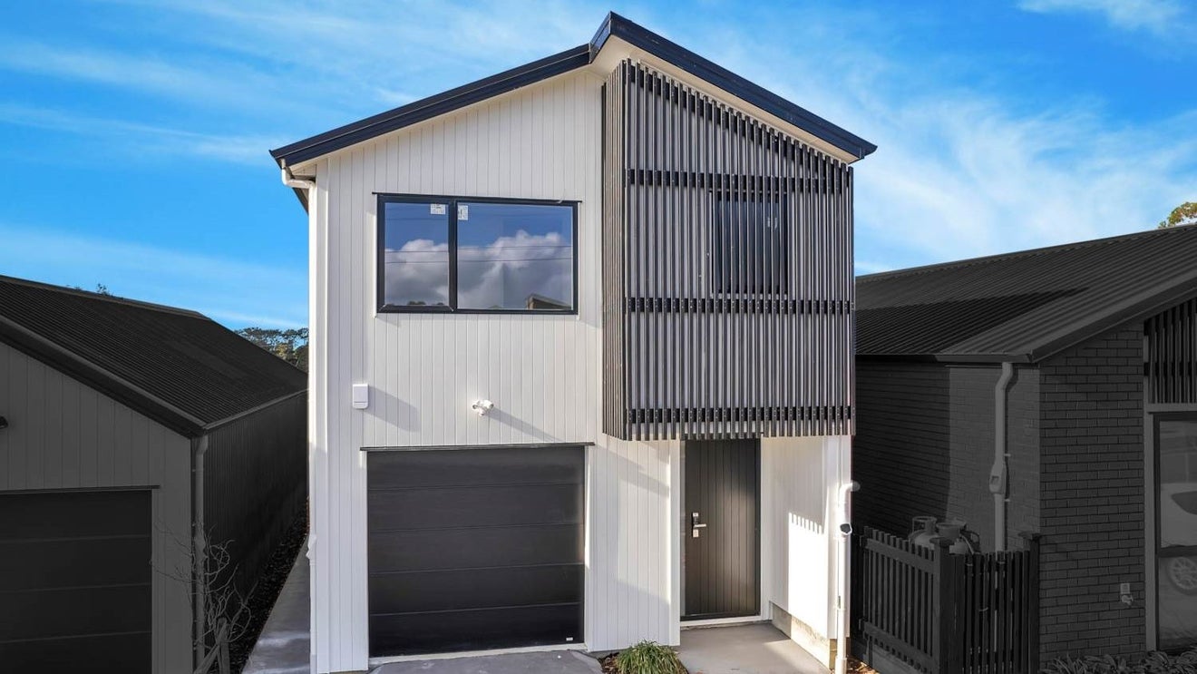 38 Paretao Street, Massey, Auckland - Carousel 1