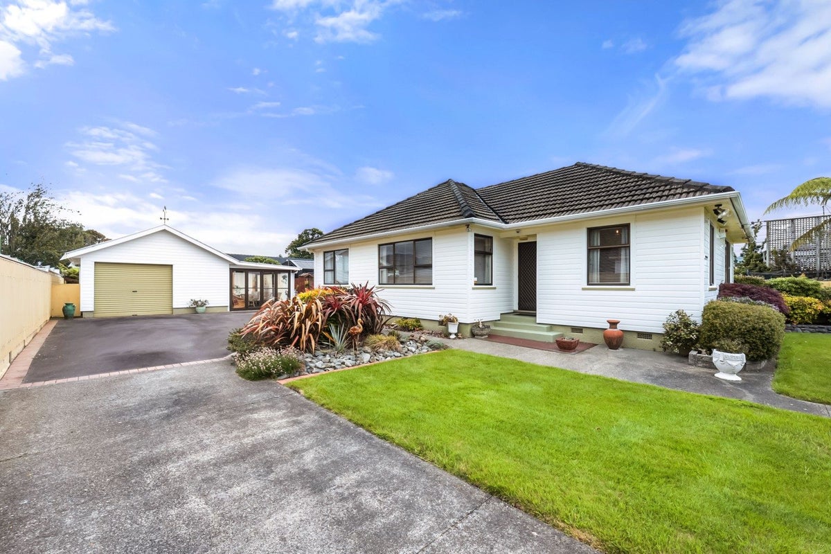 50 Brentwood Street, Trentham, Upper Hutt - Carousel 2