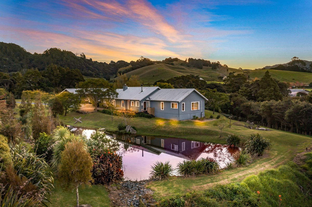 944A Leigh Road, Warkworth - Carousel 1