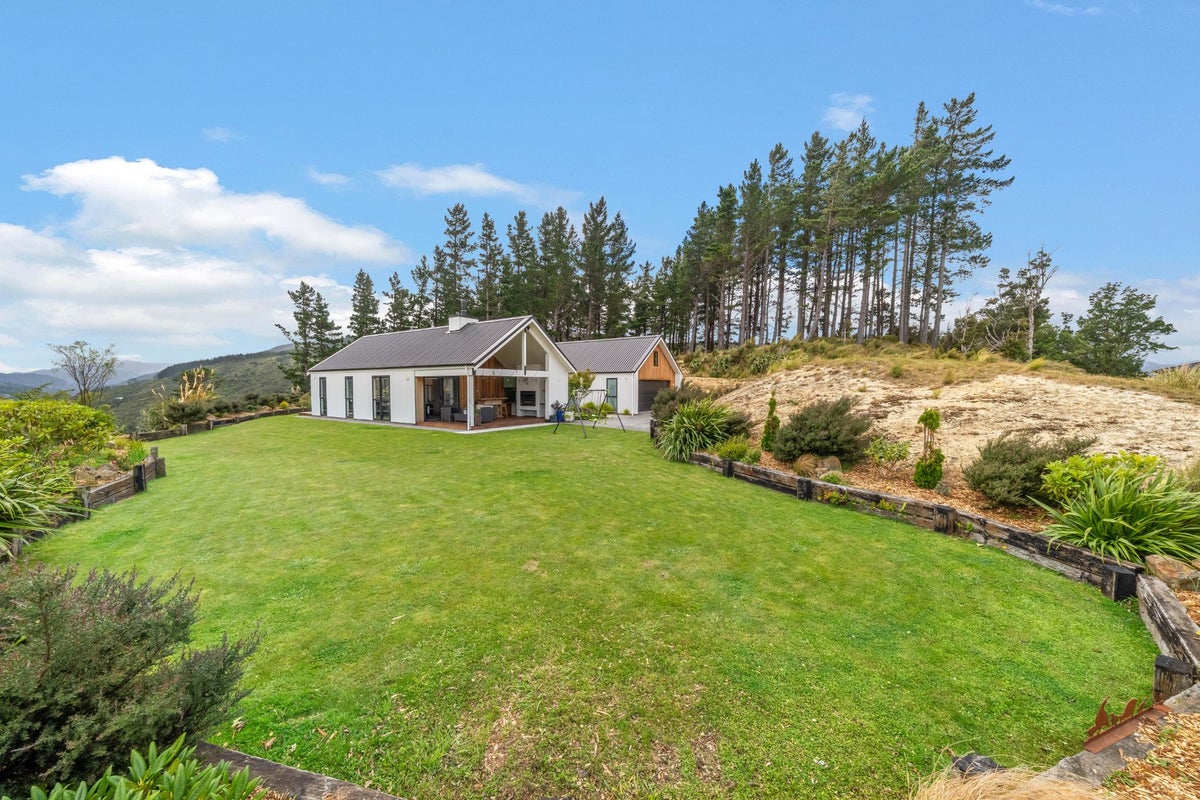 49 Crest Road, Akatarawa, Upper Hutt - Carousel 2
