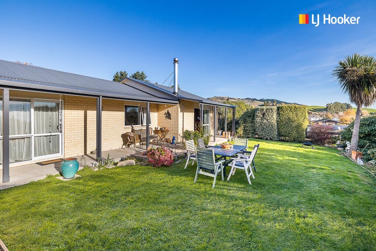 8 Chatham Street, Waihola - Carousel 16