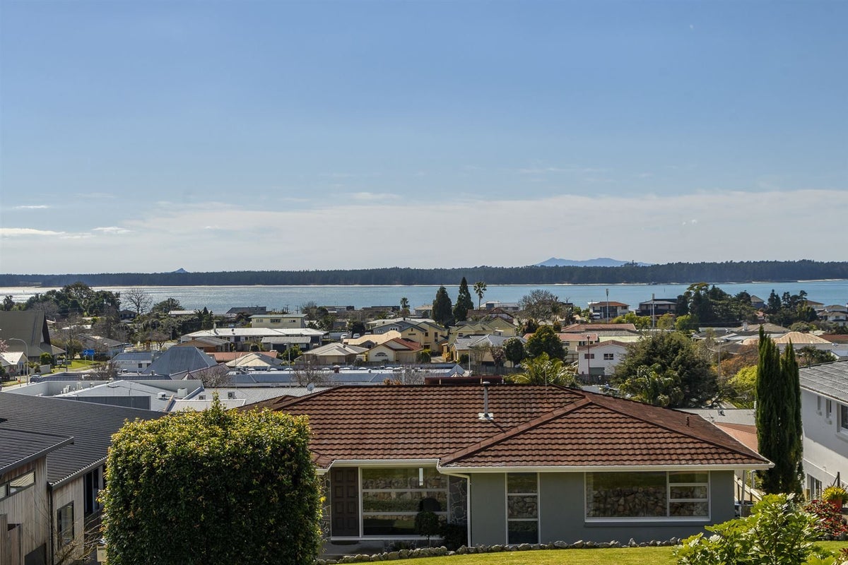 10 Hazel Terrace, Otumoetai, Tauranga - Carousel 28