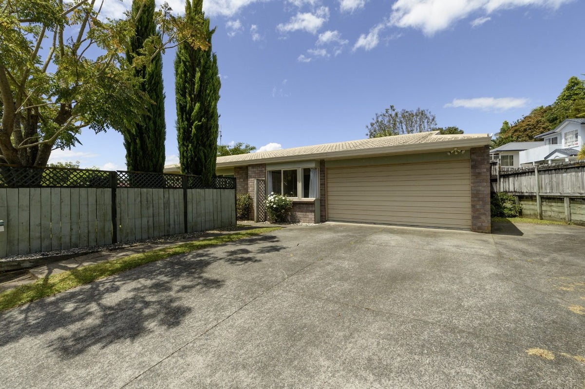 27 Te Koari Drive, Brookfield, Tauranga - Carousel 1