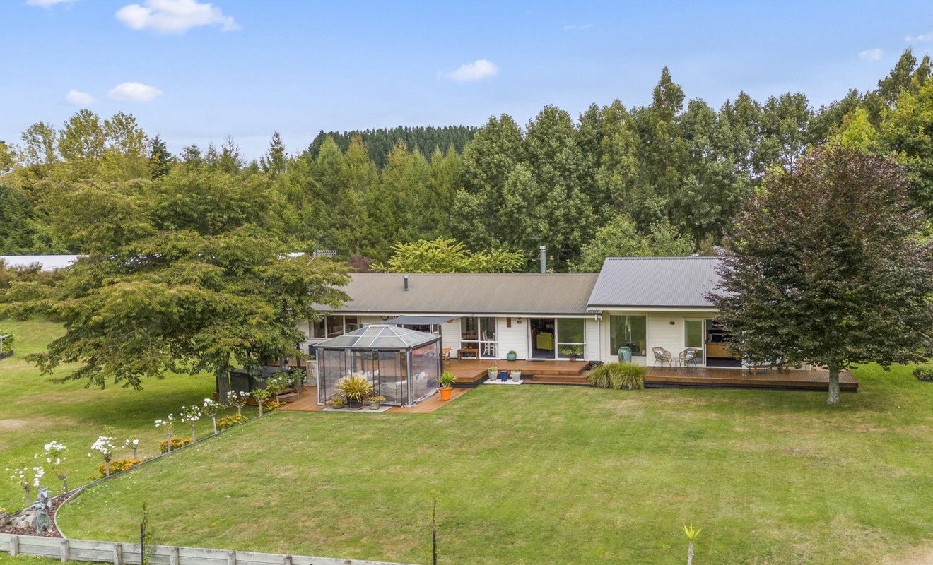 18 Hurunui Lane, Kinloch, Taupo - Carousel 2
