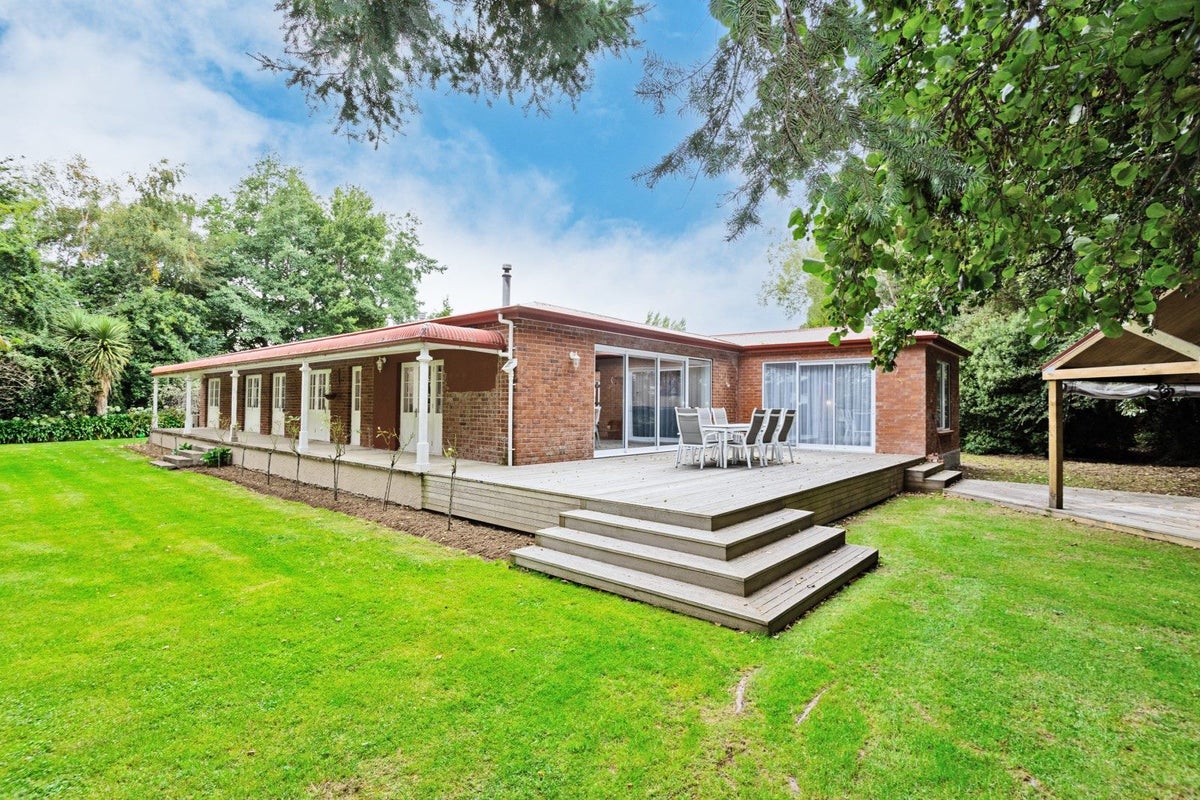 38 Counsell Road, Makarewa, Invercargill - Carousel 1