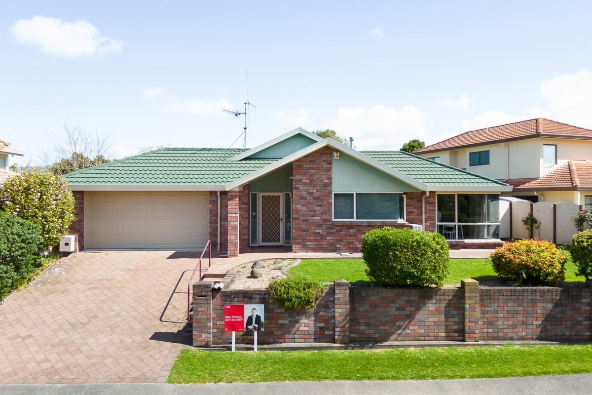 2 Longwood Place, Harrowfield, Hamilton - Carousel 1