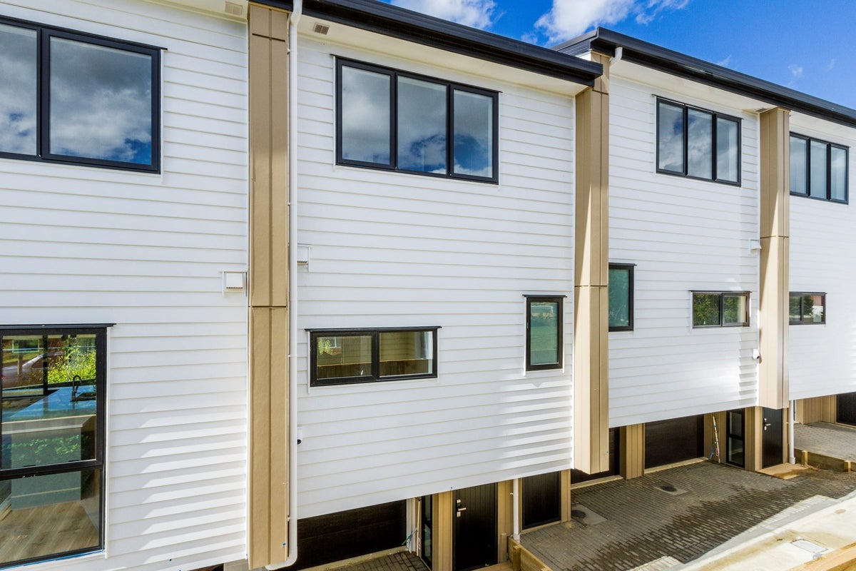 4/66 Bruce Road, Glenfield, Auckland - Carousel 1