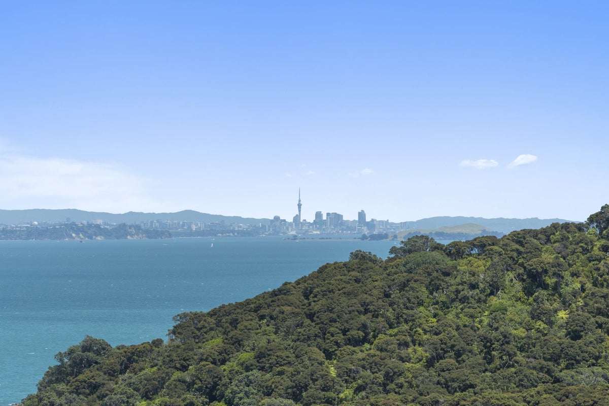 26 Upland Road, Waiheke Island, Waiheke Island, Auckland - Carousel 1