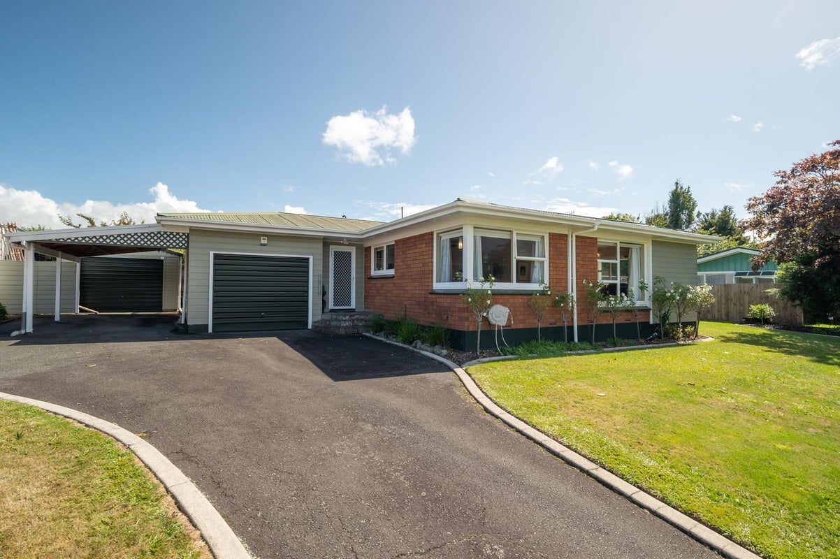 6 Campbell Place, Pukehangi, Rotorua - Carousel 1