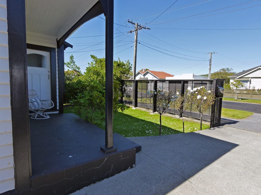 17 Trafalgar Street, Saint Kilda, Dunedin - Carousel 2