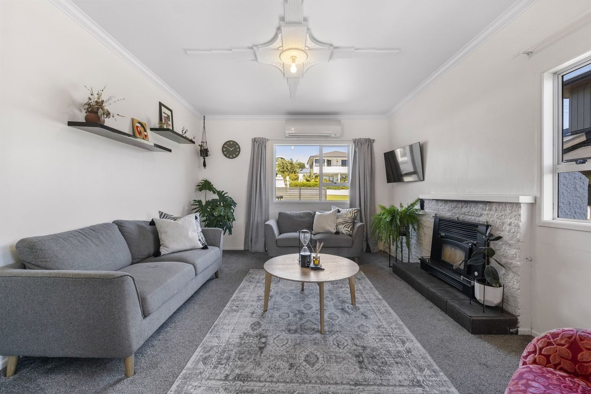 3 Pukaka Street, Strandon, New Plymouth - Carousel 1