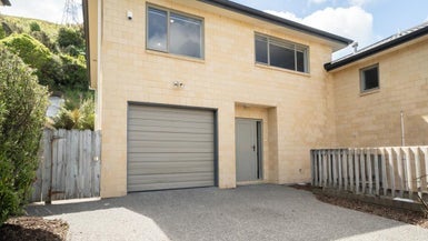 24 Erlestoke Crescent, Churton Park, Wellington - Carousel 1