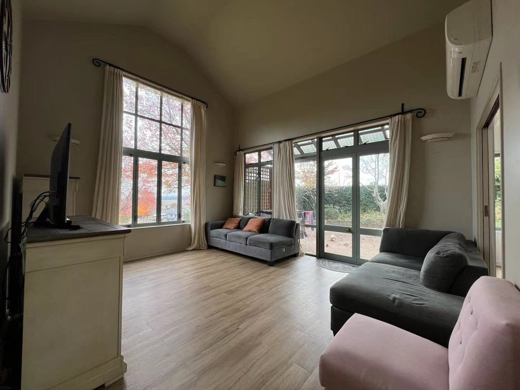 1 Smyth Place, Western Heights, Hamilton - Carousel 2