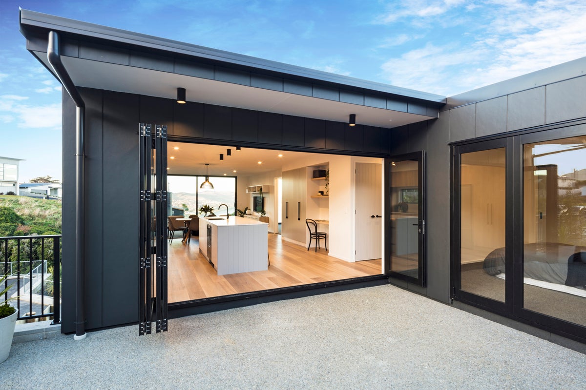2/2 Clayton Street, Saint Clair, Dunedin - Carousel 2