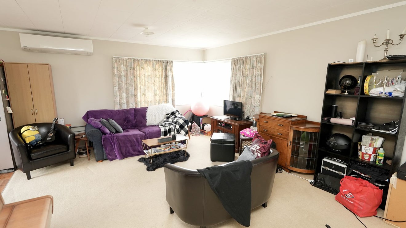 8 Bevan Place, Cloverlea, Palmerston North - Carousel 2