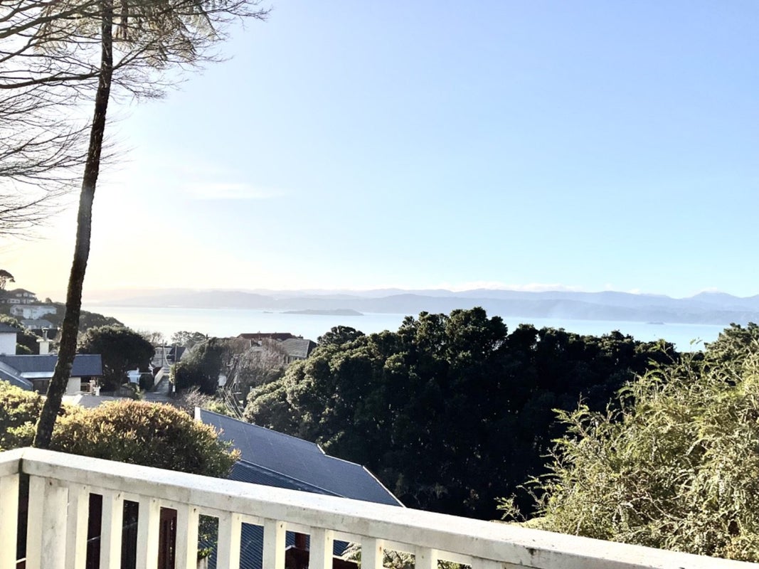 1B Wadestown Road, Wadestown, Wellington - Carousel 1