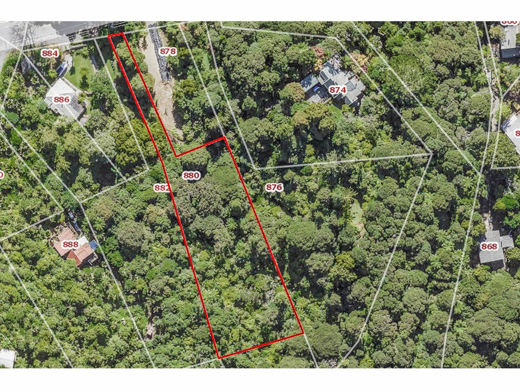 880 West Coast Road, Waiatarua, Auckland - Carousel 1