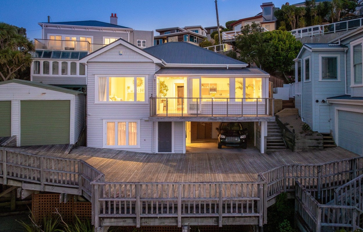 4 The Crescent, Roseneath, Wellington - Carousel 1