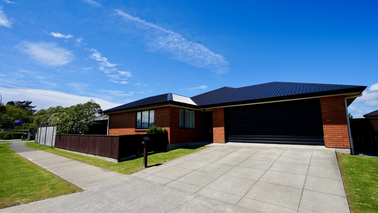 60 Geneva Terrace, Kelvin Grove, Palmerston North - Carousel 1