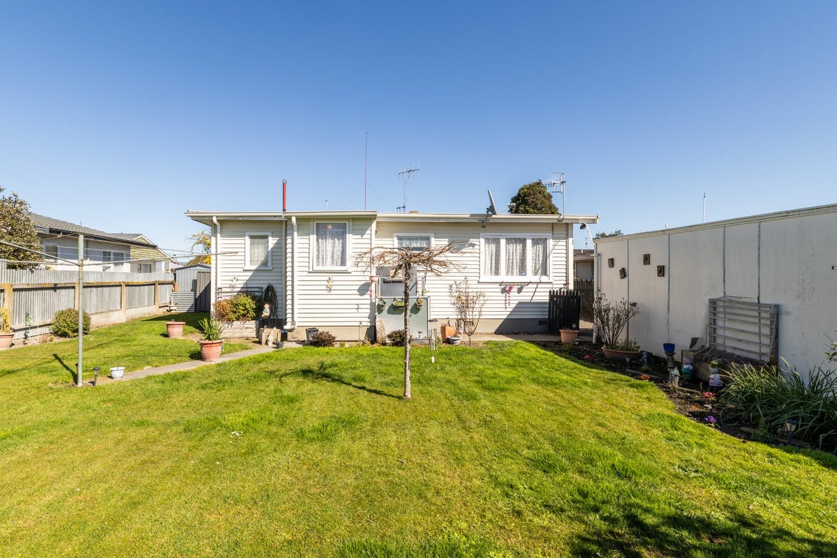 3/1108 Heretaunga Street East, Parkvale, Hastings - Carousel 12