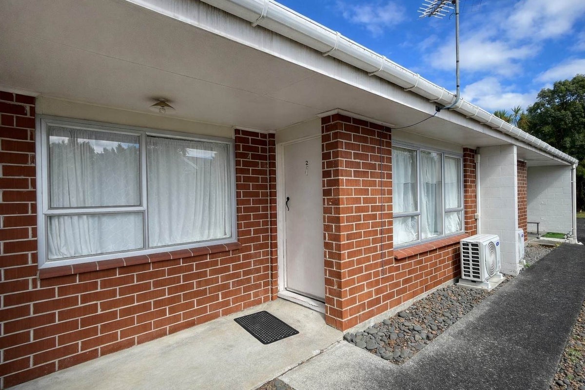 13 Koromiko Street, New Lynn, Auckland - Carousel 1